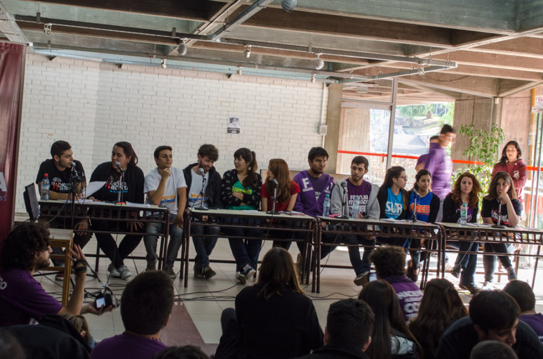 imagen Debatieron candidat@s al Centro de Estudiantes de la FCPyS