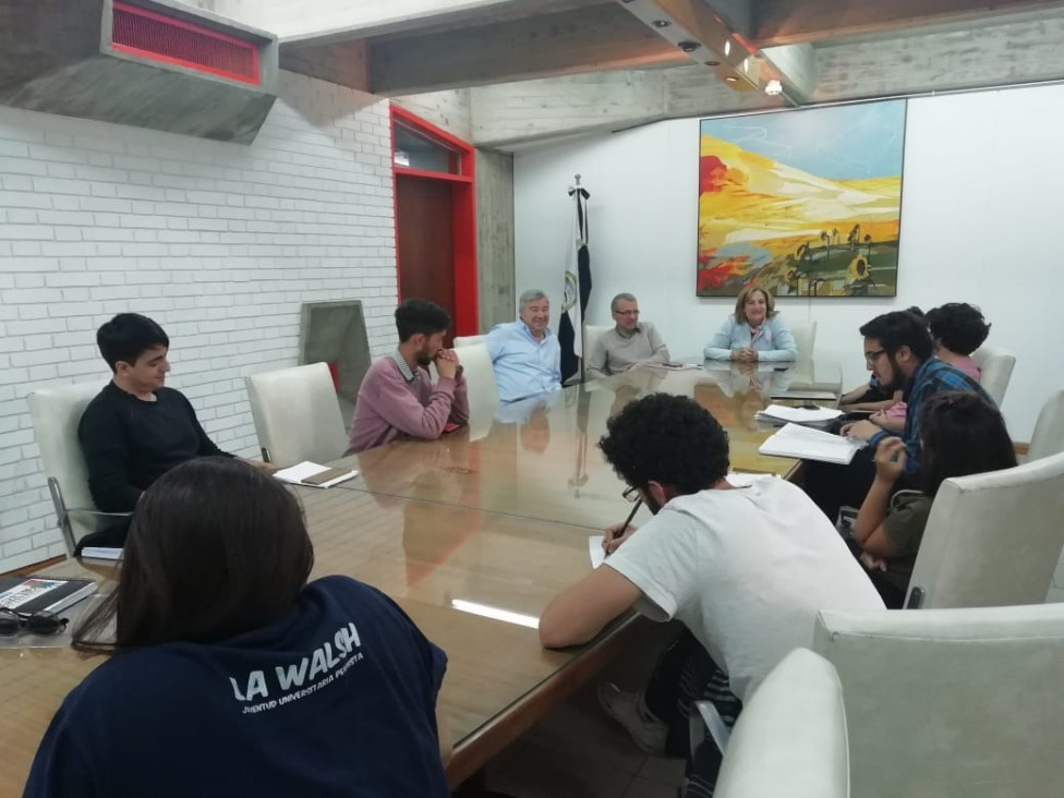 imagen Reunión de los representantes estudiantiles y autoridades en FCPyS