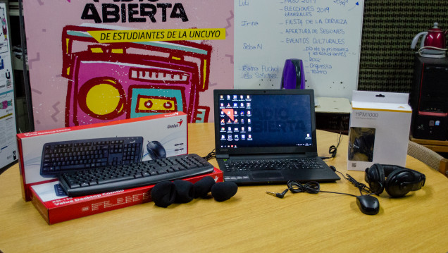 imagen Ex becarios donaron equipamiento a Radio Abierta