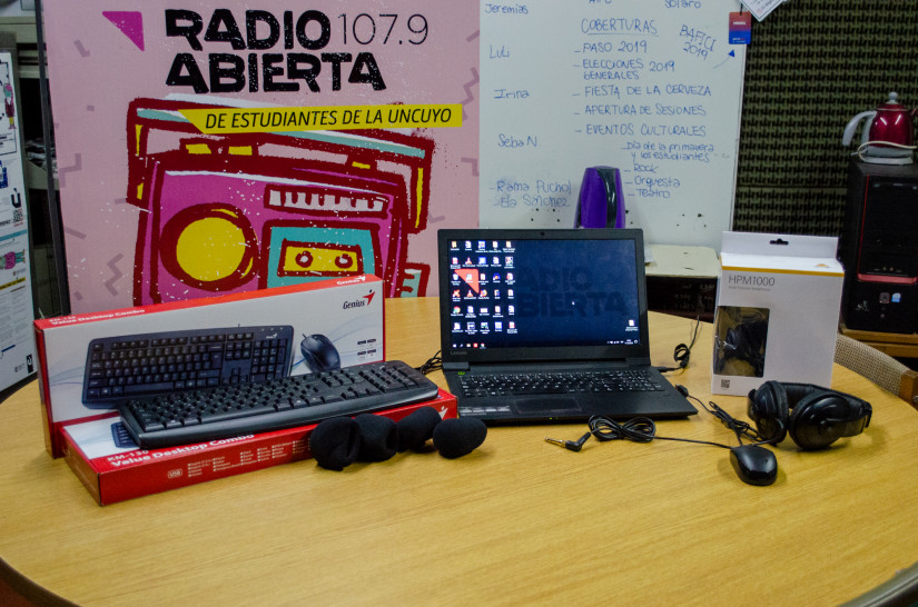 imagen Ex becarios donaron equipamiento a Radio Abierta