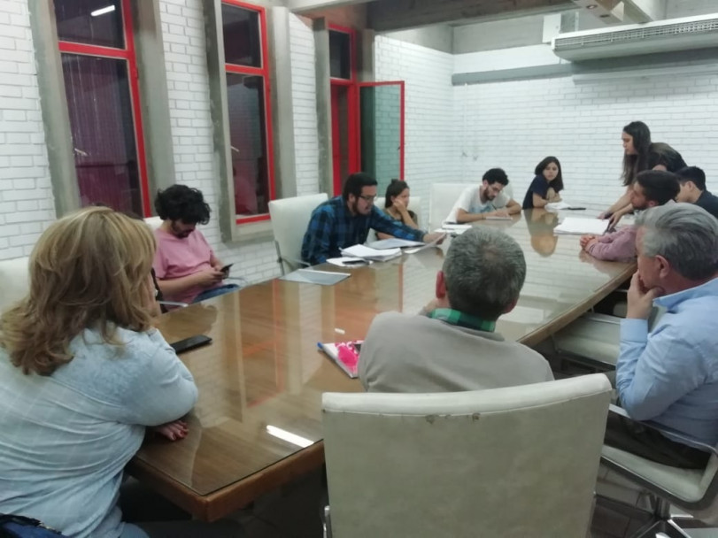 imagen Reunión de los representantes estudiantiles y autoridades en FCPyS