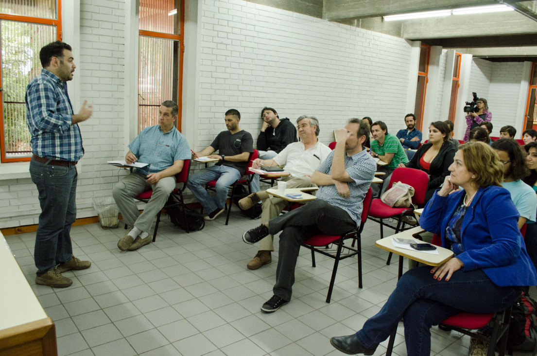 imagen Aprendizaje en comunidad, charla debate en la FCPyS