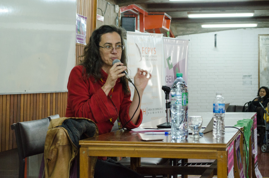 imagen Jules Falquet dictó conferencia sobre feminismo, globalización y violencia