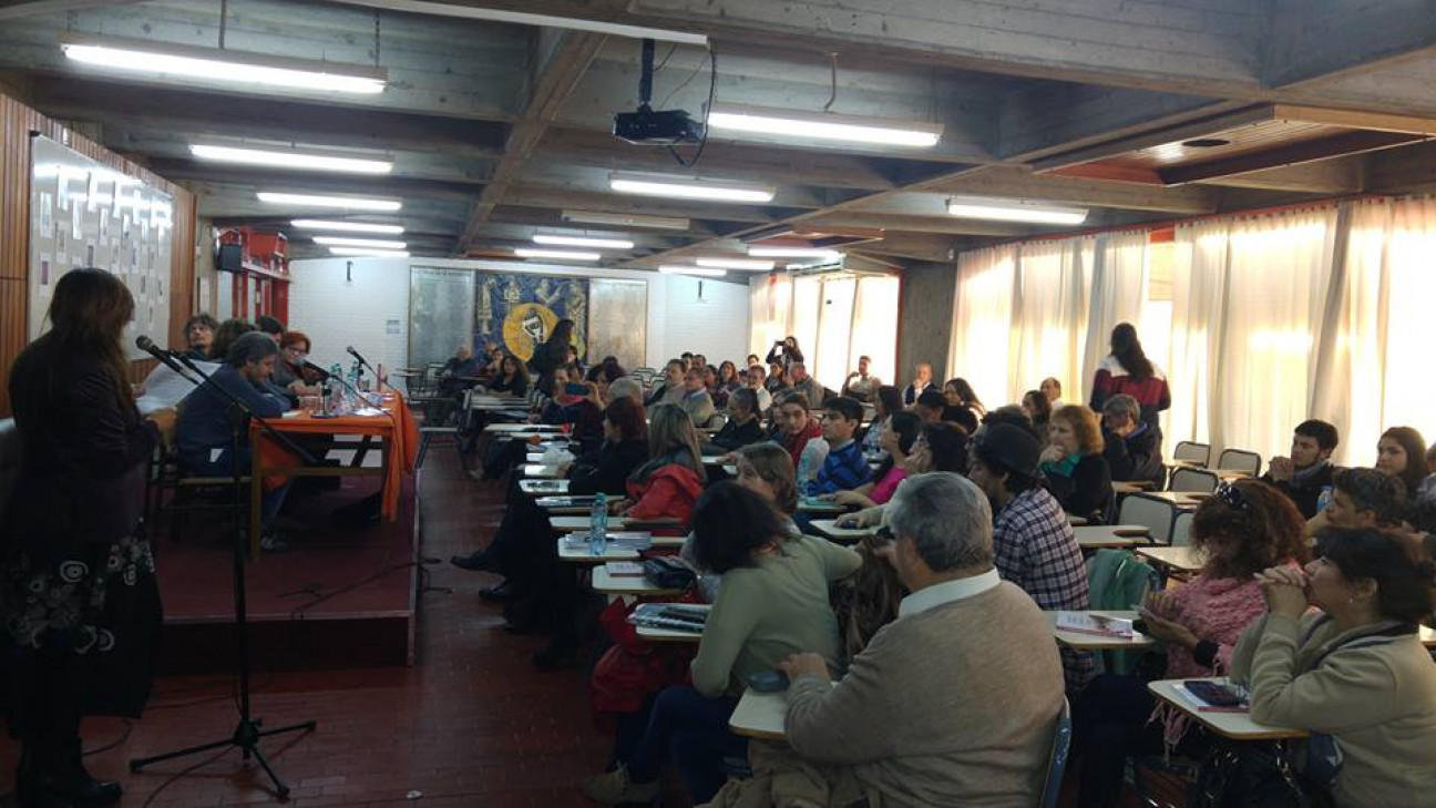 imagen Pablo Salinas presentó su libro en la FCPyS