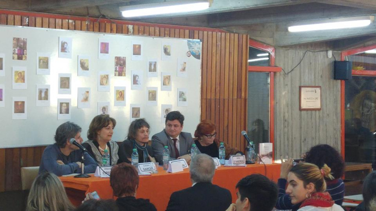 imagen Presentación de libros en la Facultad de Ciencias Políticas y Sociales