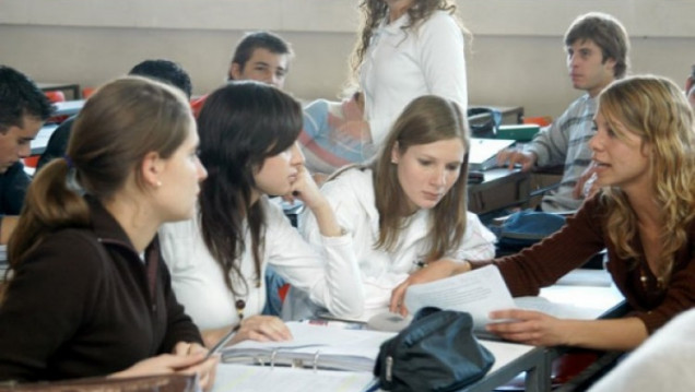 imagen Estudiantes de profesorados de la FCPyS podrán ser tutores en escuelas de Mendoza