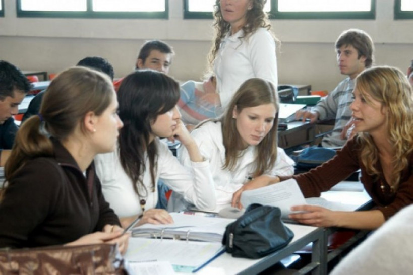 imagen Estudiantes de profesorados de la FCPyS podrán ser tutores en escuelas de Mendoza