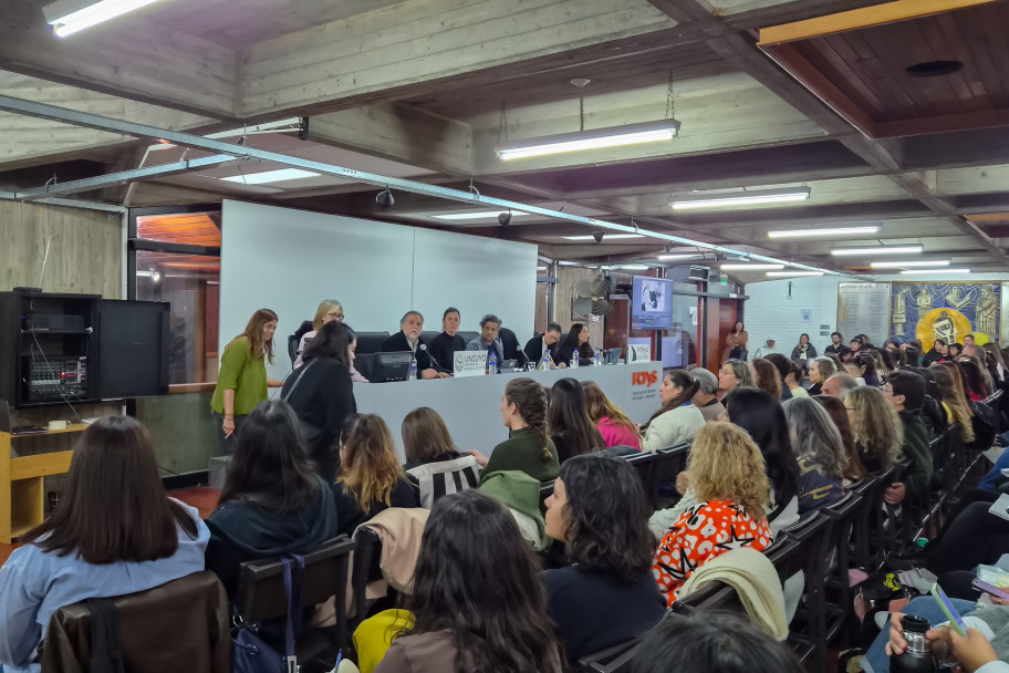 imagen Adolescencias y responsabilidad penal: un debate sobre derechos, cuidados e intervención profesional