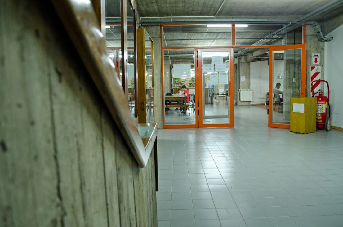 imagen Con modalidad protegida reabre la sala de lectura de la Biblioteca de la FCPyS