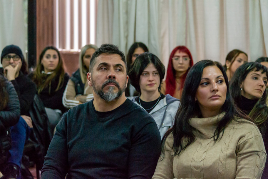 imagen Adolescencias y responsabilidad penal: un debate sobre derechos, cuidados e intervención profesional