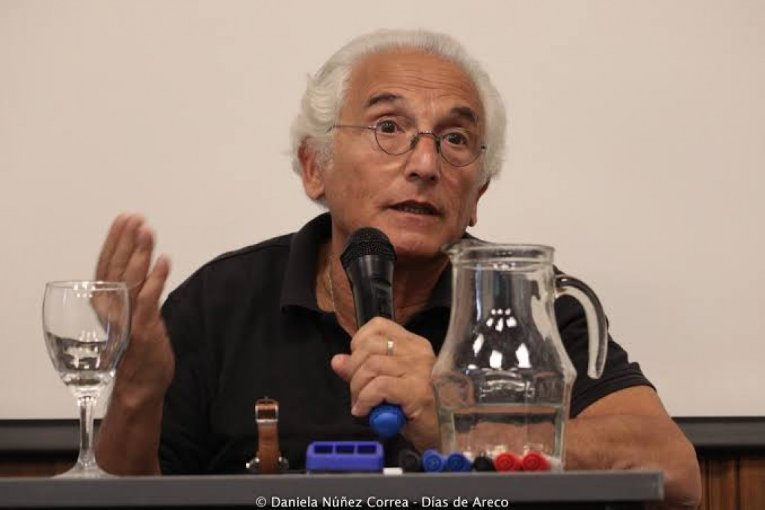 imagen Miguel Benasayag brindará una conferencia "IA: Potencia que fascina, amenaza y coloniza" en el aula magna de la FCPYS