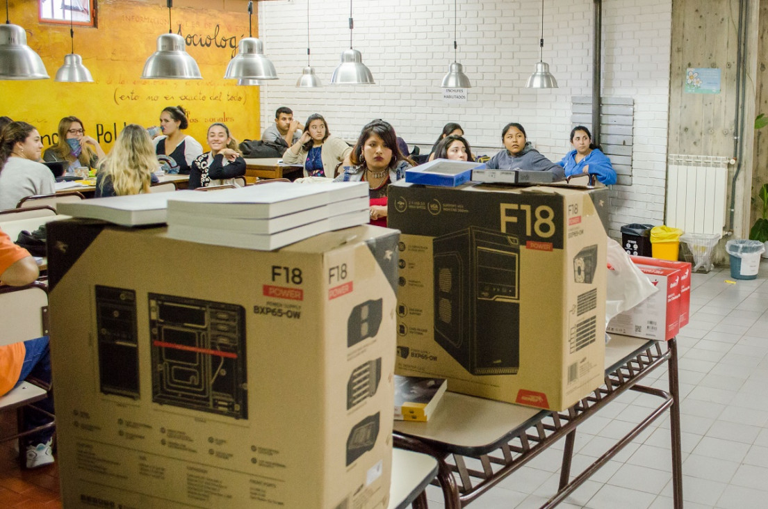 imagen La biblioteca de la FCPyS tiene nuevos equipamientos tecnológicos y sistema de préstamos