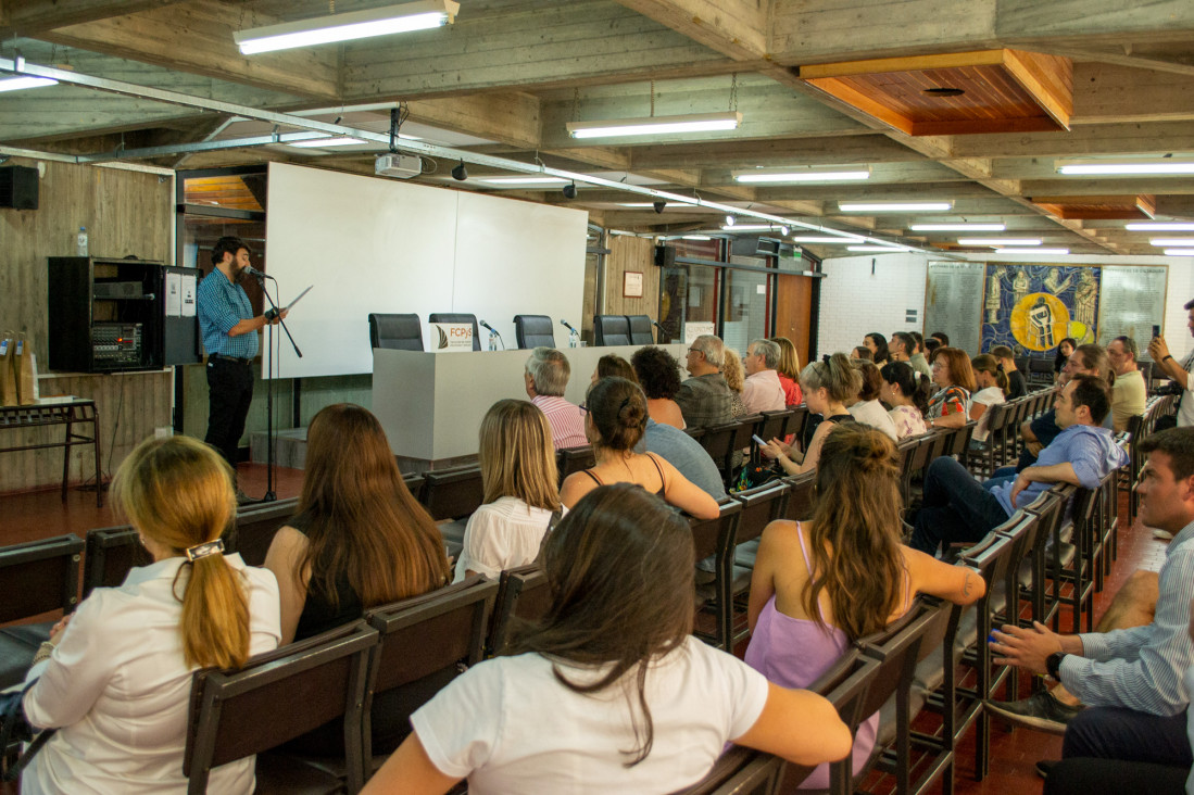 imagen La FCPyS homenajeó al personal que se jubiló y a quienes cumplieron 30 años de servicio