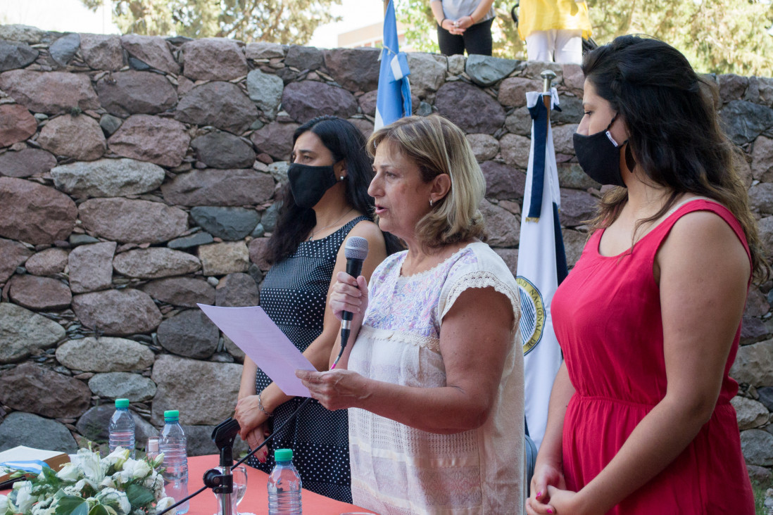 imagen La FCPyS tomó juramento a 27 graduados y graduadas de las distintas carreras 