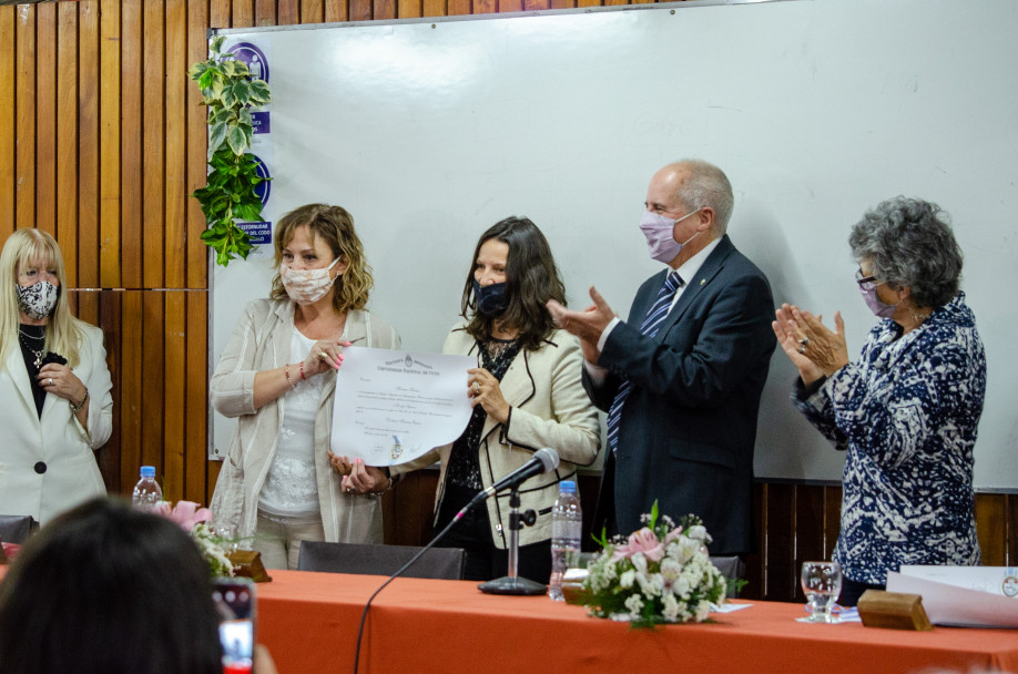 imagen La UNCuyo reconoció a Silvana Turner y Anahí Ginarte con el doctorado Honoris Causa  