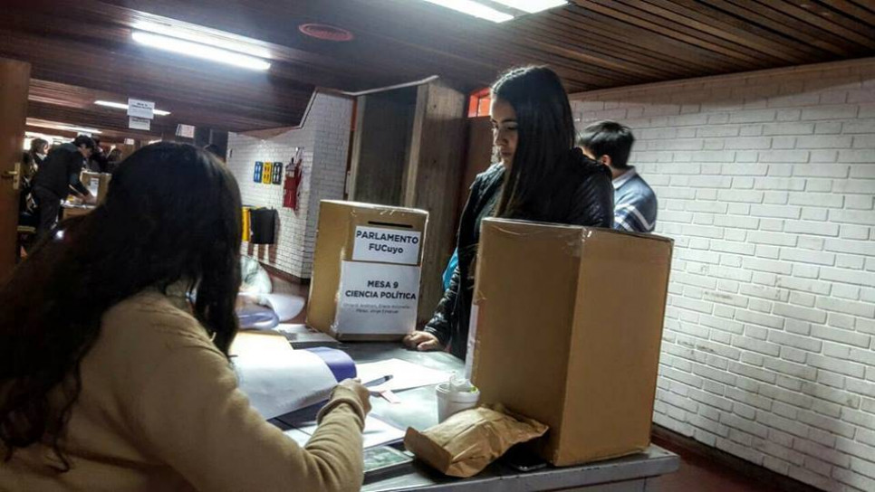 imagen Se realizaron las elecciones de la Federación Universitaria de Cuyo