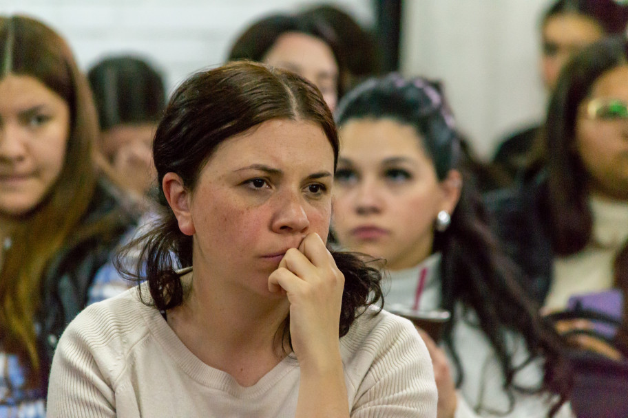 imagen Adolescencias y responsabilidad penal: un debate sobre derechos, cuidados e intervención profesional