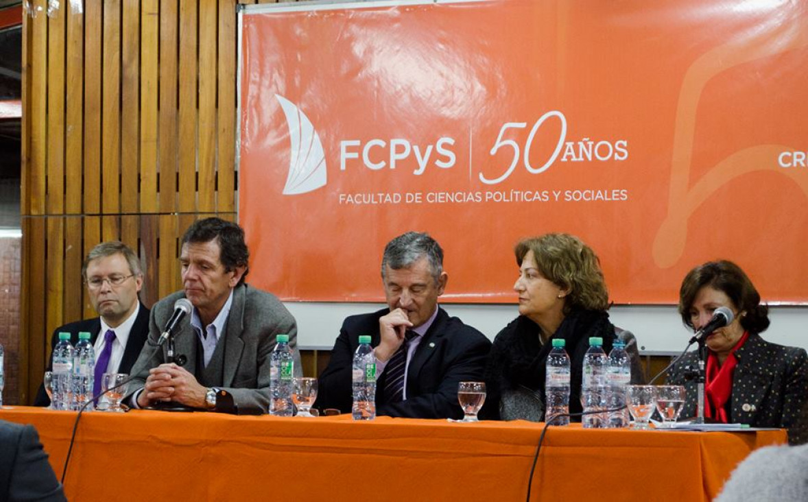 imagen Debate sobre el Trabajo en la FCPyS