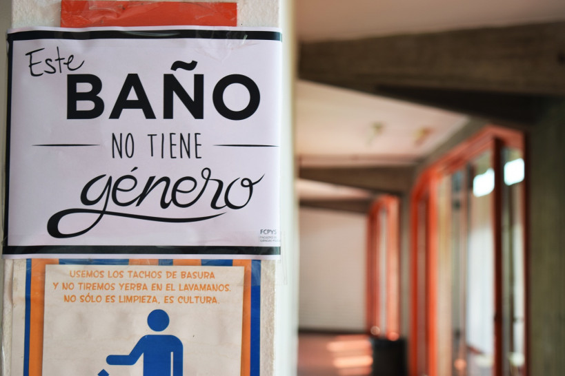 imagen La FCPyS es el primer edificio público de Mendoza en declarar baños sin distinción de géneros