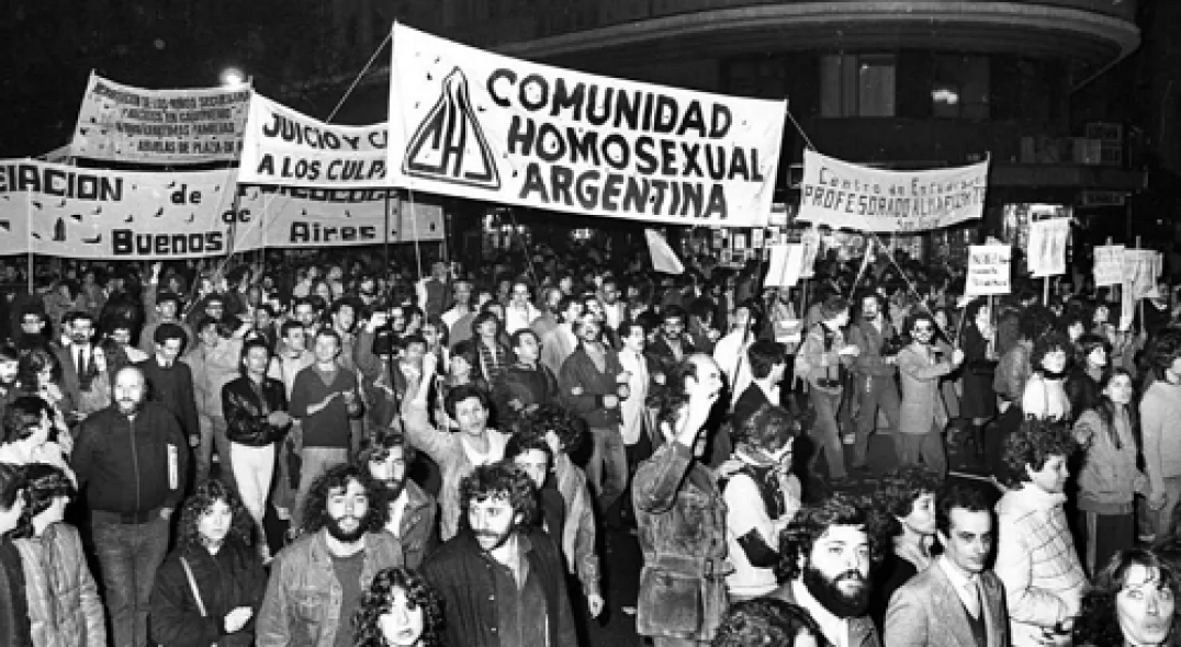 imagen Después de la última dictadura, cuando intentaban hacer oír su reclamo en las marchas por los Derechos Humanos (Télam).