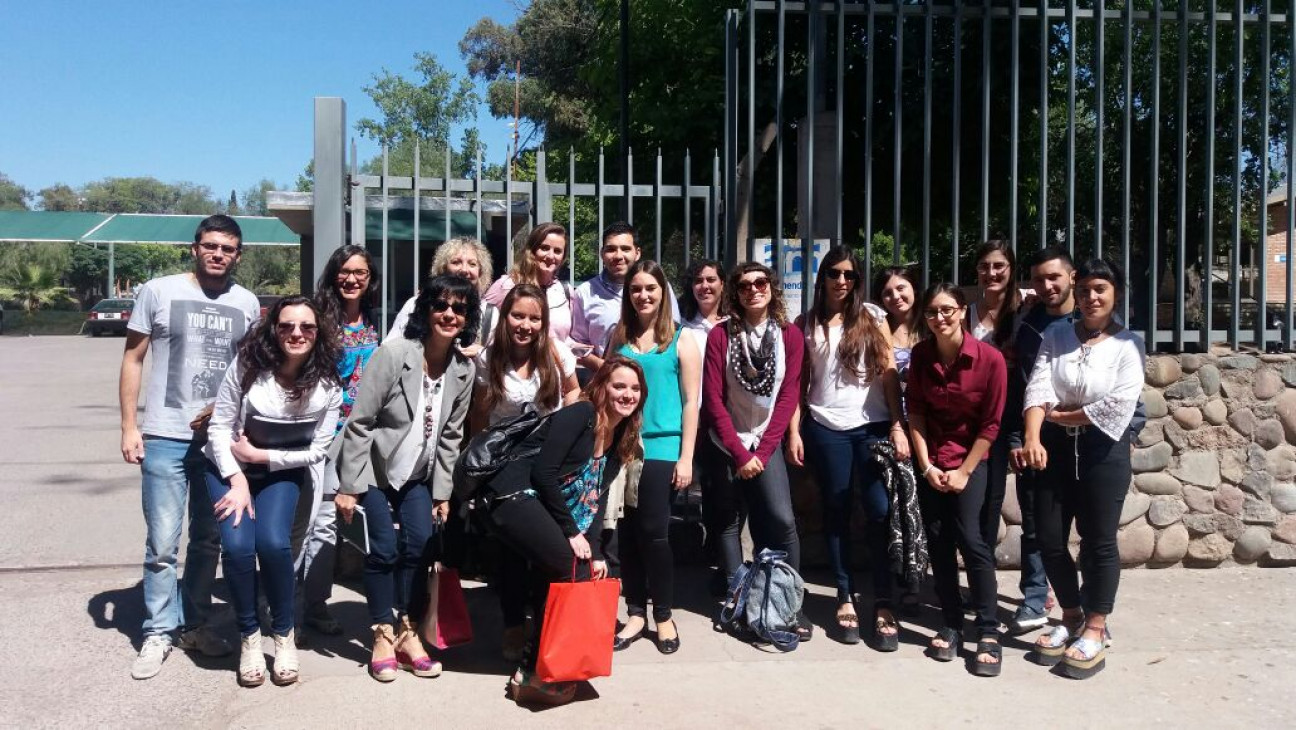 imagen Estudiantes de Ciencia Política expusieron frente a autoridades de AySAM