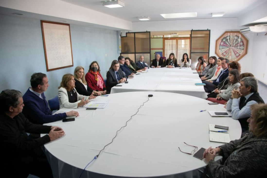 imagen Trabajo colaborativo: primera reunión de Esther Sánchez con autoridades electas en las Facultades