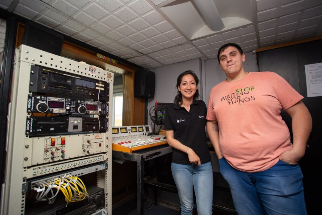 imagen Faro de Oro para dos estudiantes de la FCPyS 