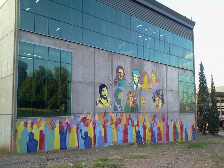 imagen Pintan un mural en homenaje a estudiantes desaparecidos