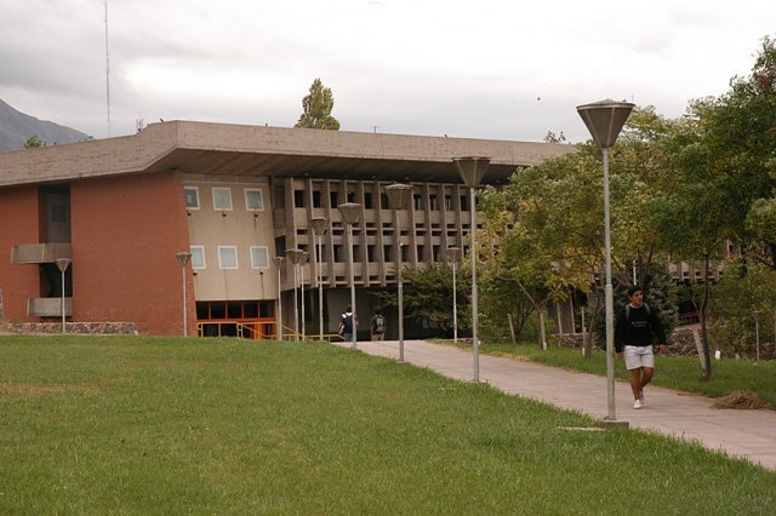 imagen Estudiantes de Comunicación Social Completan su Formación en Medios de Mendoza